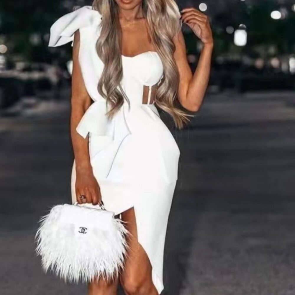 Style CB White Dress, Medium. Never been worn